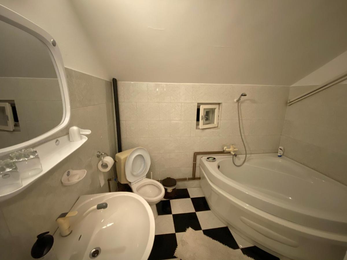 쿠티에데아게스 Apartament Mansarda 아파트 외부 사진